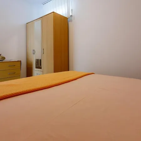 One-bedroom In Ii アパート